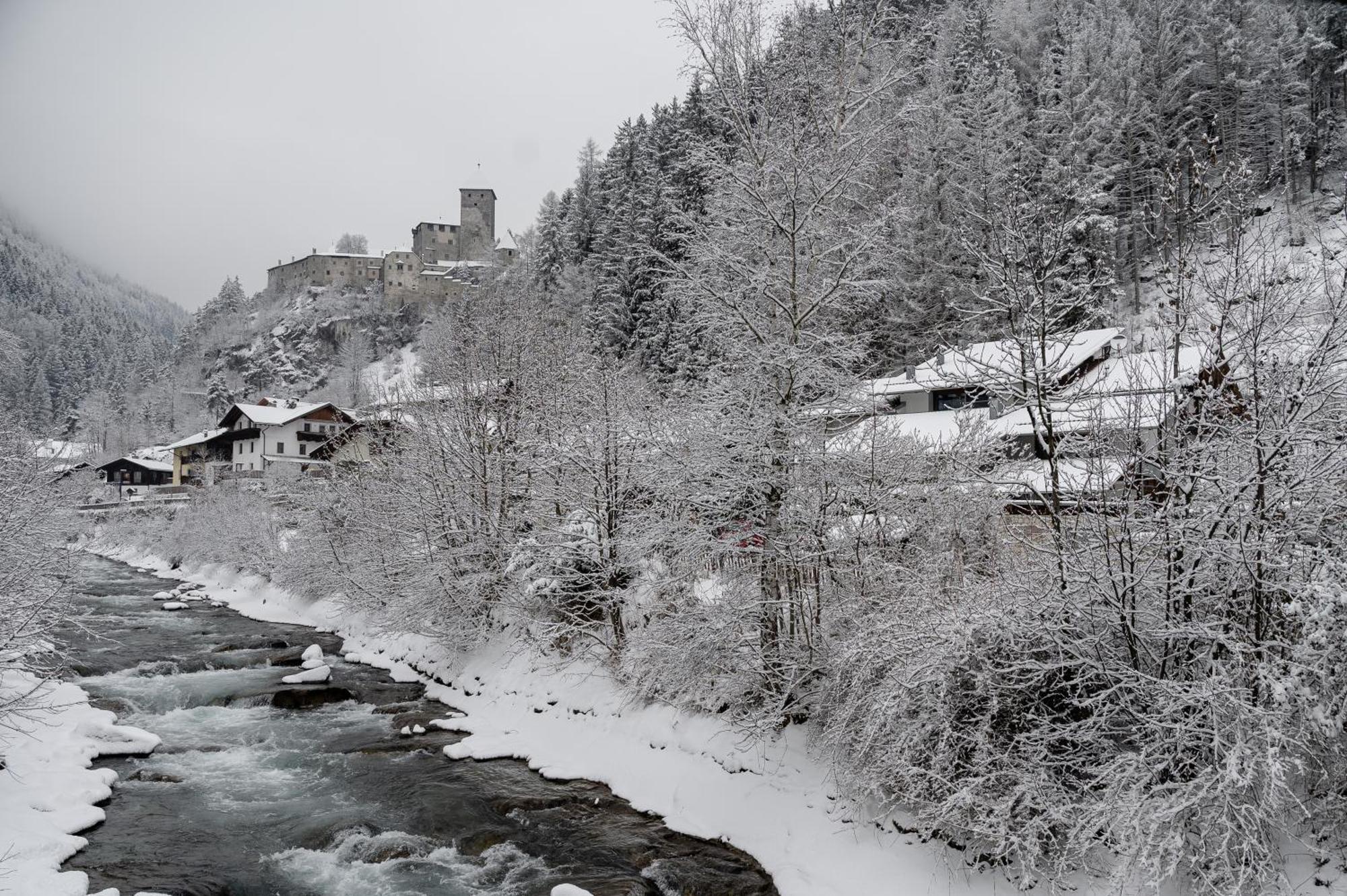 Residenz Feldmuehle Unterhalb Der Burg Taufers Apartment Campo Tures Bagian luar foto